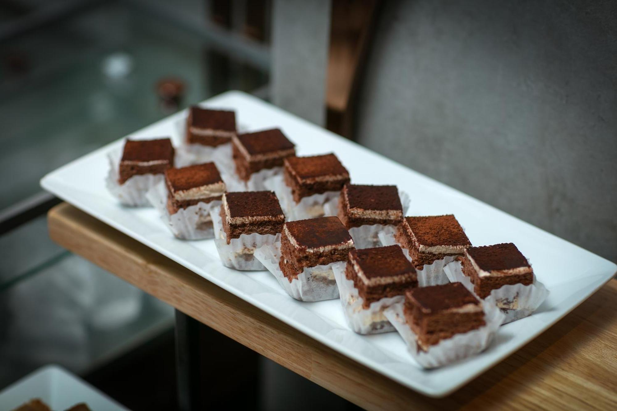 May De Ville Crown Hotel Hanoi Exterior photo Tiramisu