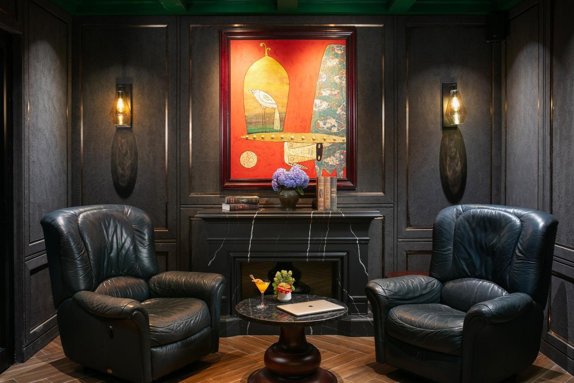 May De Ville Crown Hotel Hanoi Exterior photo The Green Room