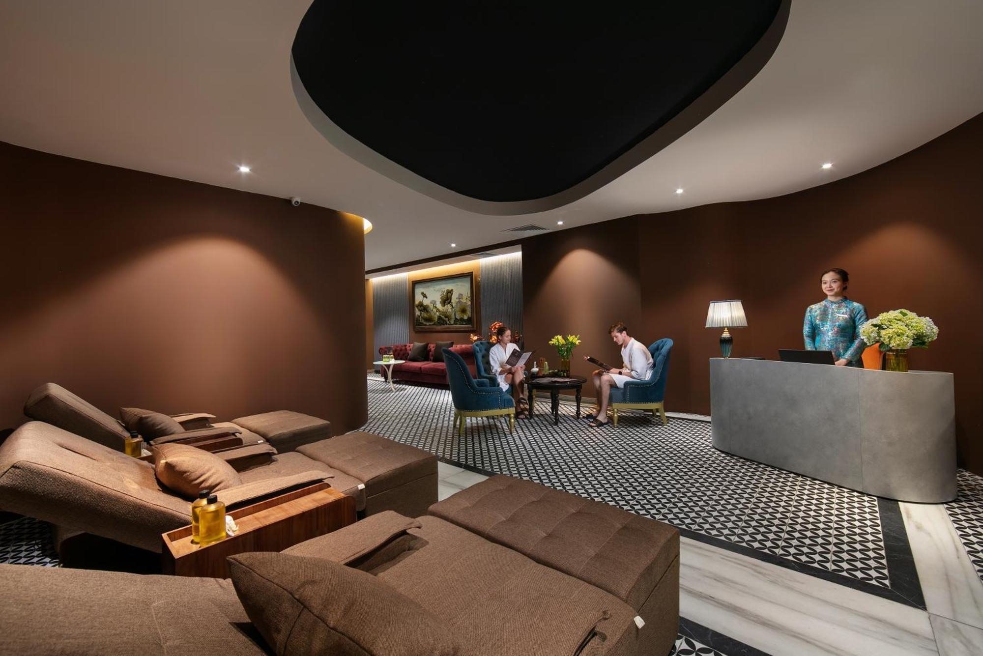 May De Ville Crown Hotel Hanoi Exterior photo The Wing at Hong Kong International Airport